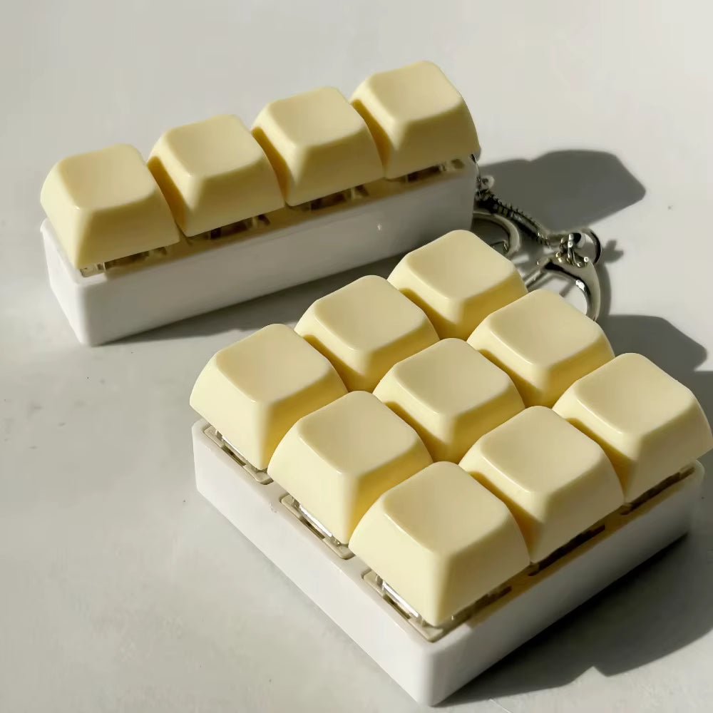 Relaxing DIY Keyboard Fidget Keychain Keys Button Relief Stress Finger Keyboard Cap Pass the Time Keycap Clicker Toy Adult